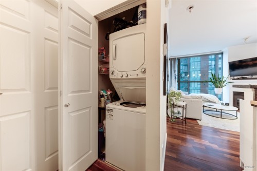 2104-928 Richards Street, Vancouver, BC 