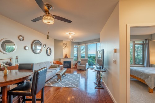 105-5160 Davis Bay Road, Sechelt, BC 