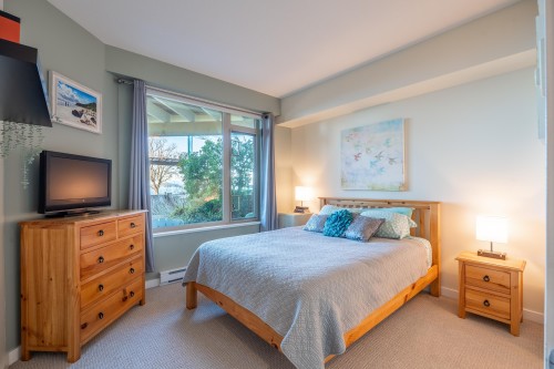 105-5160 Davis Bay Road, Sechelt, BC 