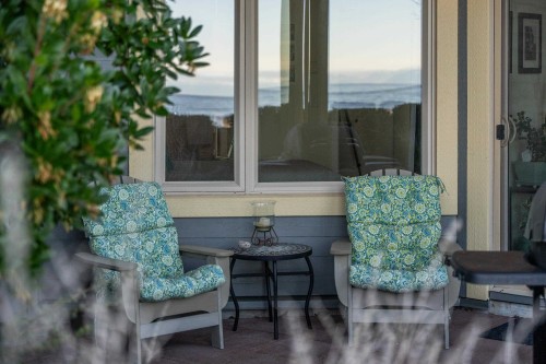 105-5160 Davis Bay Road, Sechelt, BC 