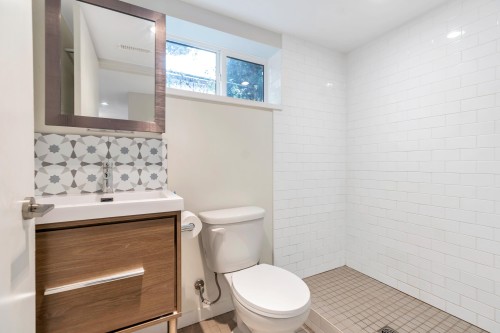 2052 41St Avenue E, Vancouver, BC 