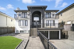 7563 1st Street  Burnaby, BC V3N 3T3