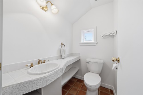 5761 Holland Street, Vancouver, BC 