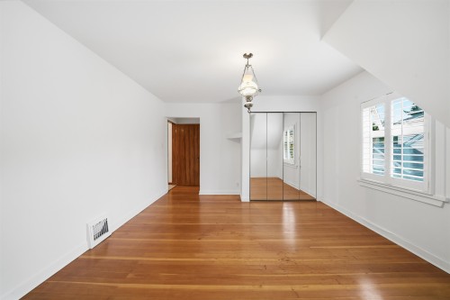 5761 Holland Street, Vancouver, BC 