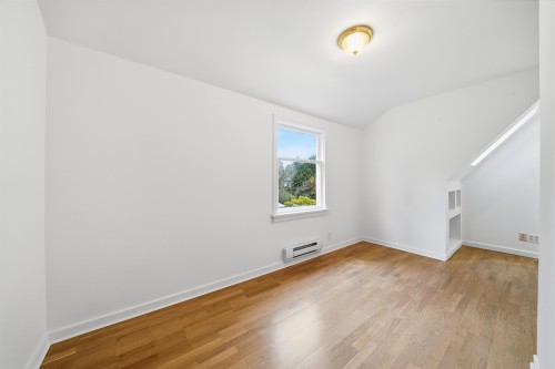 5761 Holland Street, Vancouver, BC 