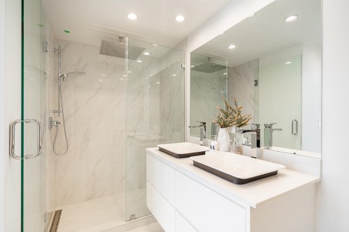 2-434 1St Street E, North Vancouver, BC 