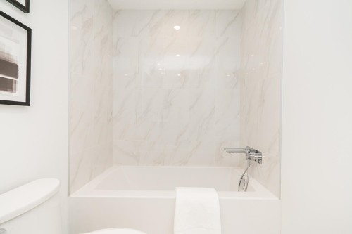 2-434 1St Street E, North Vancouver, BC 