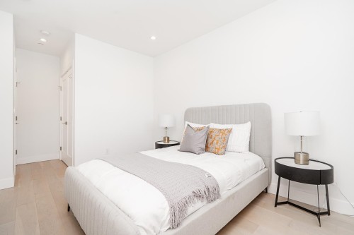 2-434 1St Street E, North Vancouver, BC 