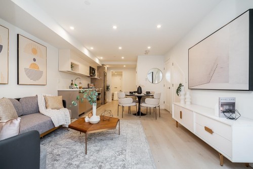 2-434 1St Street E, North Vancouver, BC 