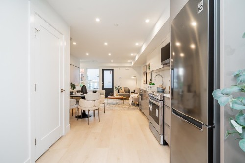 2-434 1St Street E, North Vancouver, BC 