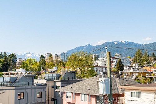 2-434 1St Street E, North Vancouver, BC 