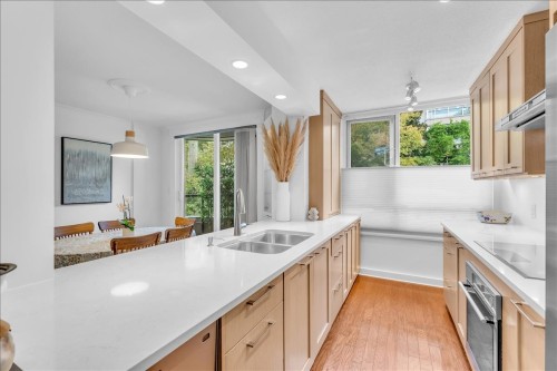 401-1330 Jervis Street, Vancouver, BC 