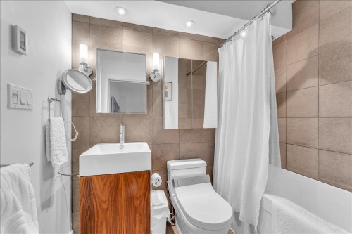 401-1330 Jervis Street, Vancouver, BC 