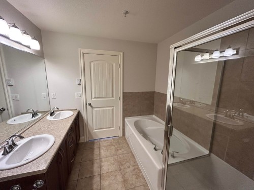 215-22150 Dewdney Trunk Road, Maple Ridge, BC 