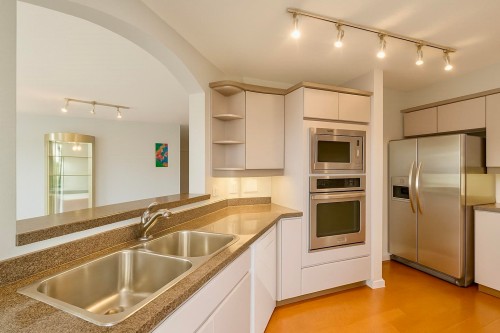 4D-338 Taylor Way, West Vancouver, BC 