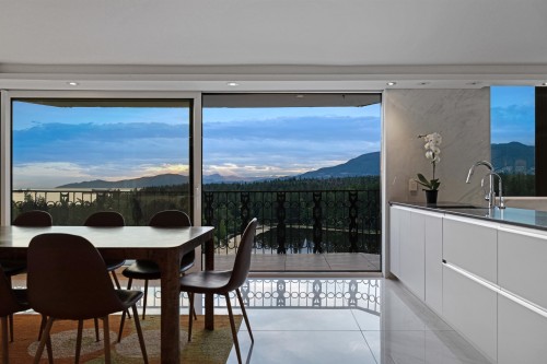 1501-845 Chilco Street, Vancouver, BC 