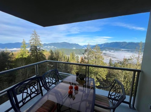 901-9222 University Crescent, Burnaby, BC 