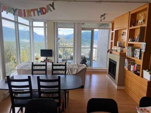 901-9222 University Crescent, Burnaby, BC 