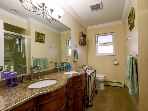 2038 40Th Avenue E, Vancouver, BC 