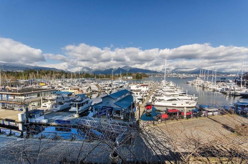 202-499 Broughton St, Vancouver, BC 