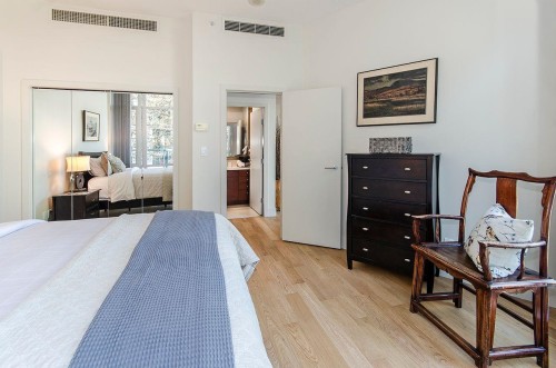 202-499 Broughton St, Vancouver, BC 