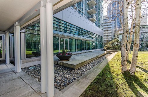 202-499 Broughton St, Vancouver, BC 