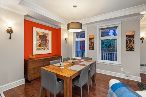 452 Tempe Crescent, North Vancouver, BC 