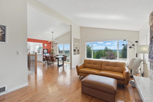 2661 Rogate Avenue, Coquitlam, BC 