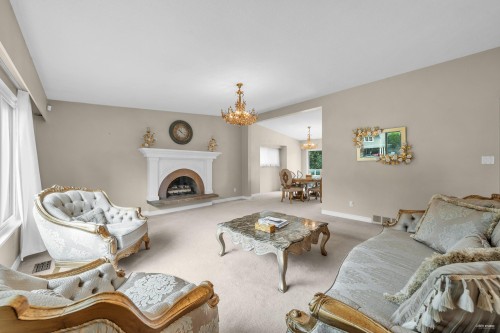 3566 Regent Avenue, North Vancouver, BC 