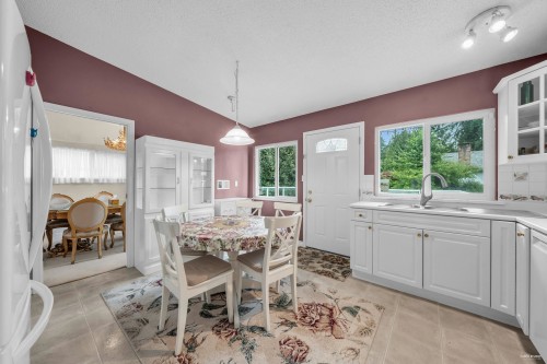 3566 Regent Avenue, North Vancouver, BC 