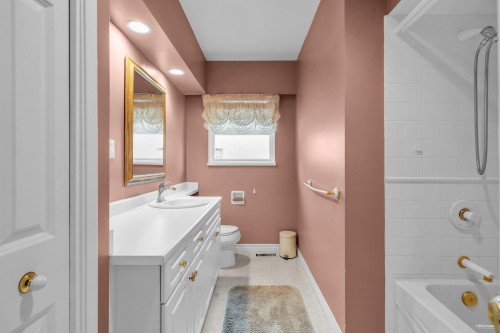 3566 Regent Avenue, North Vancouver, BC 