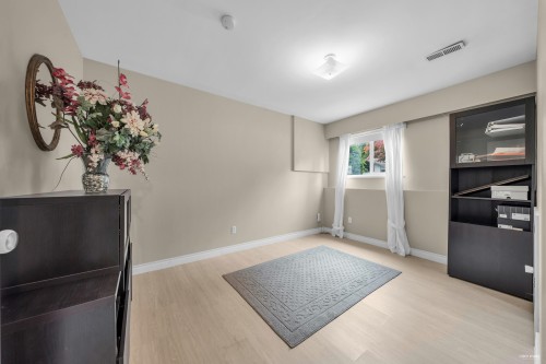 3566 Regent Avenue, North Vancouver, BC 