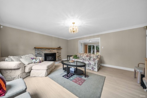 3566 Regent Avenue, North Vancouver, BC 