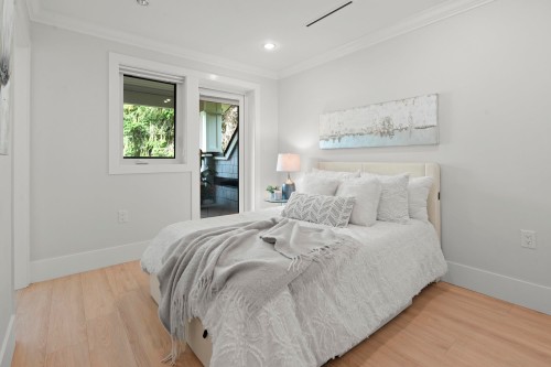 2377 7Th Avenue W, Vancouver, BC 