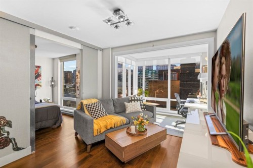 705-565 Smithe Street, Vancouver, BC 