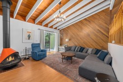 2686 Kingsford Avenue  Burnaby, BC V5B 4L6