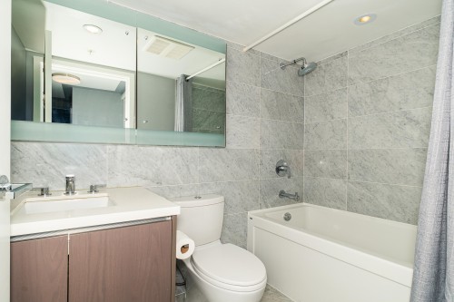 601-8833 Hazelbridge Way, Richmond, BC 