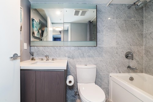 601-8833 Hazelbridge Way, Richmond, BC 