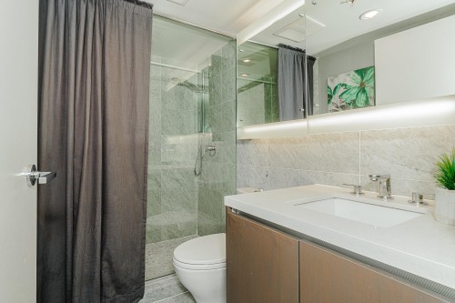 601-8833 Hazelbridge Way, Richmond, BC 