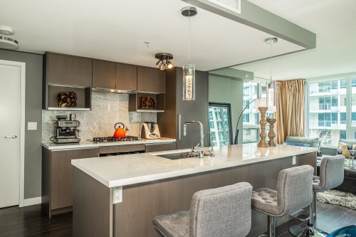 601-8833 Hazelbridge Way, Richmond, BC 