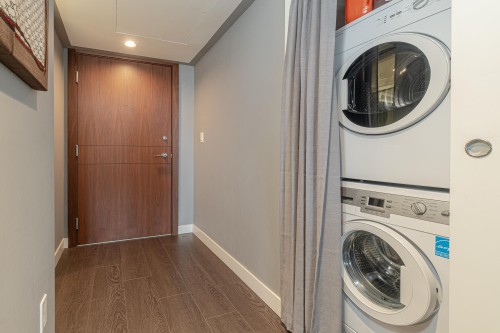 601-8833 Hazelbridge Way, Richmond, BC 