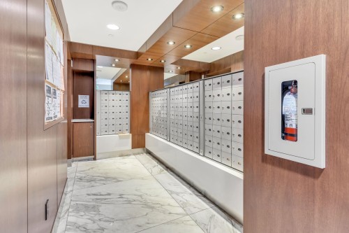 601-8833 Hazelbridge Way, Richmond, BC 