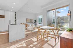 527-3131 Murray Street  Port Moody, BC V3H 0L9