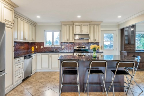 5213 Walnut Place, Delta, BC 