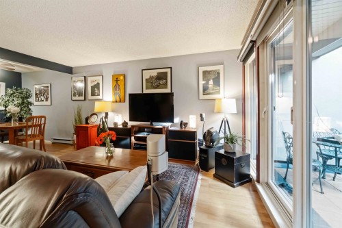 1305 8th Avenue W Vancouver, BC V6H 3W4