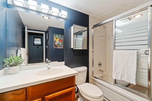 1305 8Th Avenue W, Vancouver, BC 