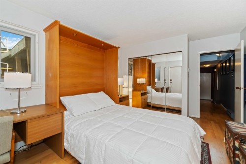 1305 8Th Avenue W, Vancouver, BC 