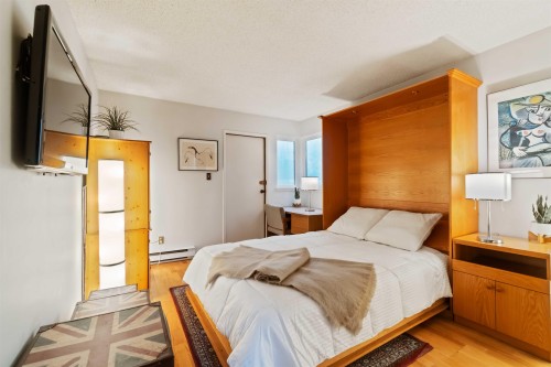 1305 8Th Avenue W, Vancouver, BC 