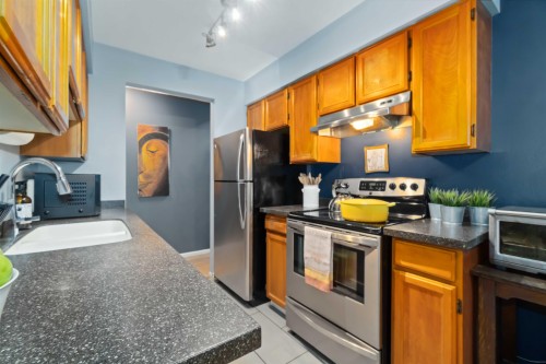 1305 8Th Avenue W, Vancouver, BC 