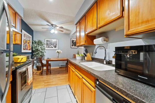 1305 8Th Avenue W, Vancouver, BC 